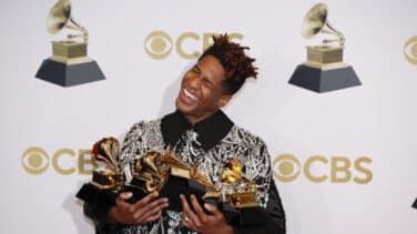Jon Batiste y Olivia Rodrigo triunfan en los Premios Grammy 
