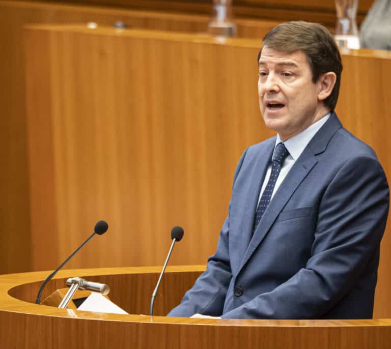 El Gobierno huye de Castilla y León: no irá a la toma de posesión de Mañueco