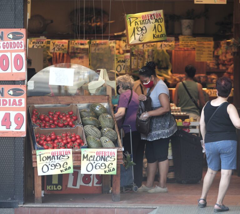 El INE confirma una inflación del 9,8% en marzo, la más alta en 37 años
