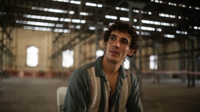 Miguel Herrán llora sin consuelo ante el incendio de su casa El actor Miguel Herrán