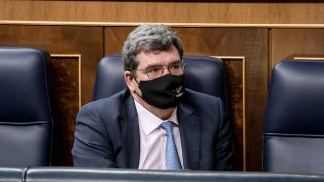 El ministro de Inclusión, Seguridad Social y Migraciones, José Luis Escrivá, en una sesión plenaria, en el Congreso de los Diputados. El ministro de Inclusión, Seguridad Social y Migraciones, José Luis Escrivá, en una sesión plenaria, en el Congreso de los Diputados.