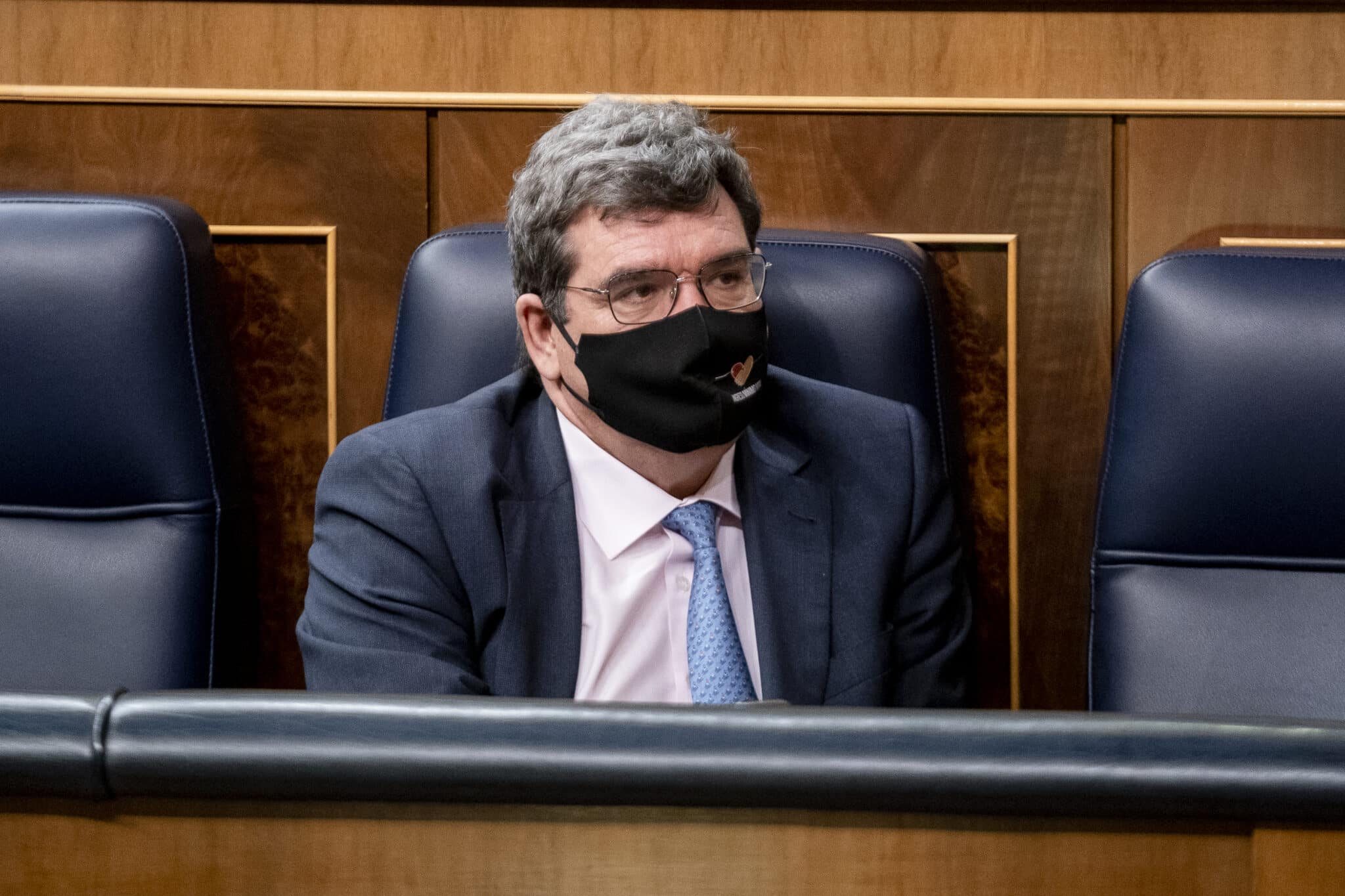 El ministro de Inclusión, Seguridad Social y Migraciones, José Luis Escrivá, en una sesión plenaria, en el Congreso de los Diputados.