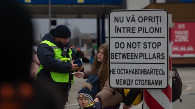 Refugiados ucranianos en la frontera de Moldavia.