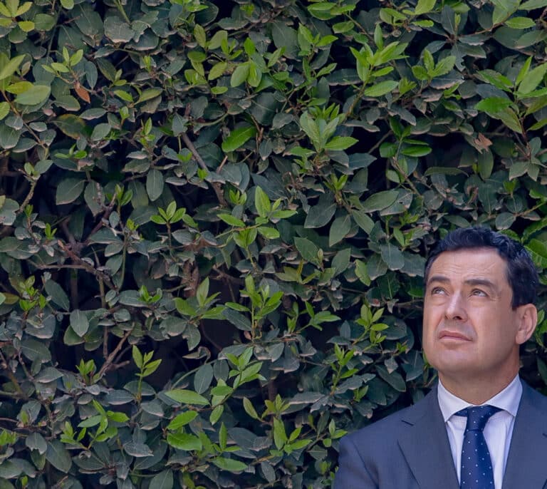 Juanma Moreno se lanza a las elecciones con la posibilidad de gobernar sin Vox