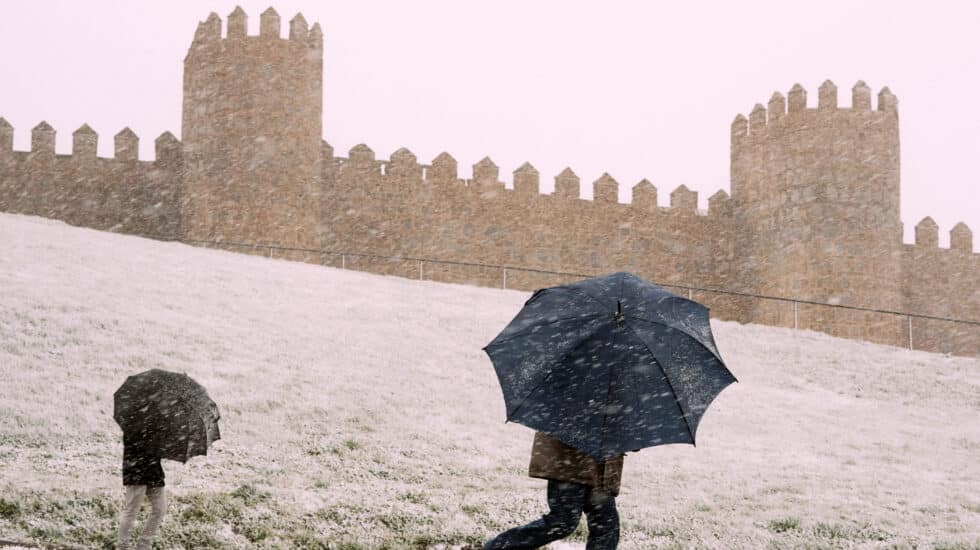 Nevada sobre la muralla de Ávila Nevada sobre la muralla de Ávila