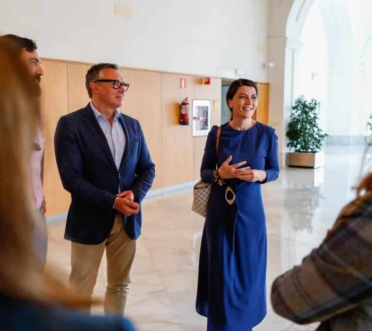 Olona eleva el perfil en Andalucía pese a las dudas sobre su candidatura