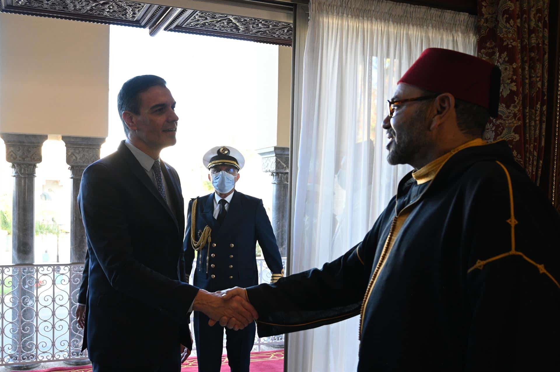 Pedro Sánchez y Mohamed VI en Rabat.