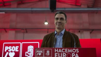 El CIS mantiene a Sánchez en cabeza pero confirma el efecto Feijóo con subida del PP