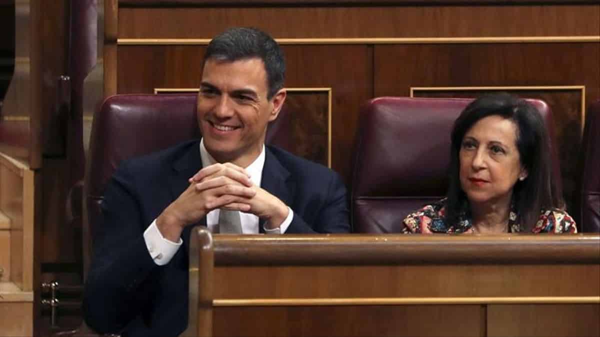 Margarita Robles: la ministra blindada por Sánchez