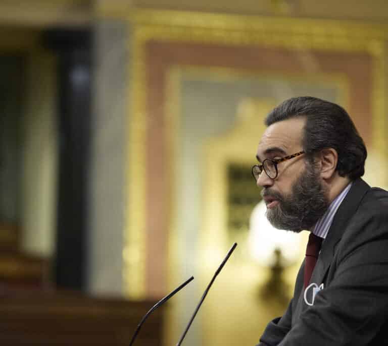 Vox compara a Sánchez con el "führer" y a Bolaños con Goebbels