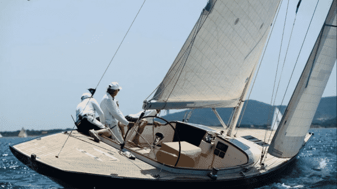 Yate Velero Eagle 44 Velero Eagle 44, como el que se compró el hijo de Naty Abascal, Luis Medina