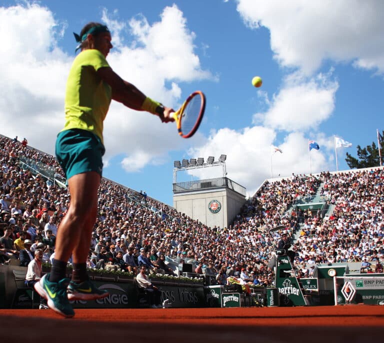 Rafa Nadal avanza a cuarta ronda en Roland Garros sin perder ni un solo set