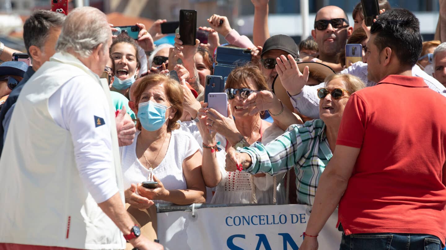 Furor con el emérito: "En Sanxenxo es uno más. Que no vuelva a irse"