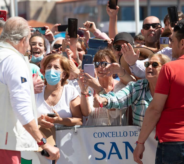 Furor con el emérito: "En Sanxenxo es uno más. Que no vuelva a irse"