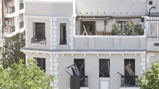 Un escape de gas, principal hipótesis de la explosión en edificio de Madrid Un escape de gas es la principal hipótesis que se baraja sobre la causa de la explosión en el ático de un edificio del barrio de Salamanca de Madrid