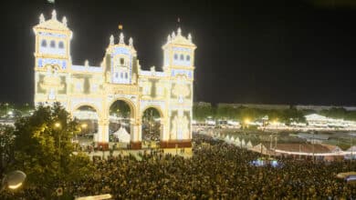 Adelante Andalucía pide romper los contratos de Ferrovial como el de la Portada de la Feria de Sevilla
