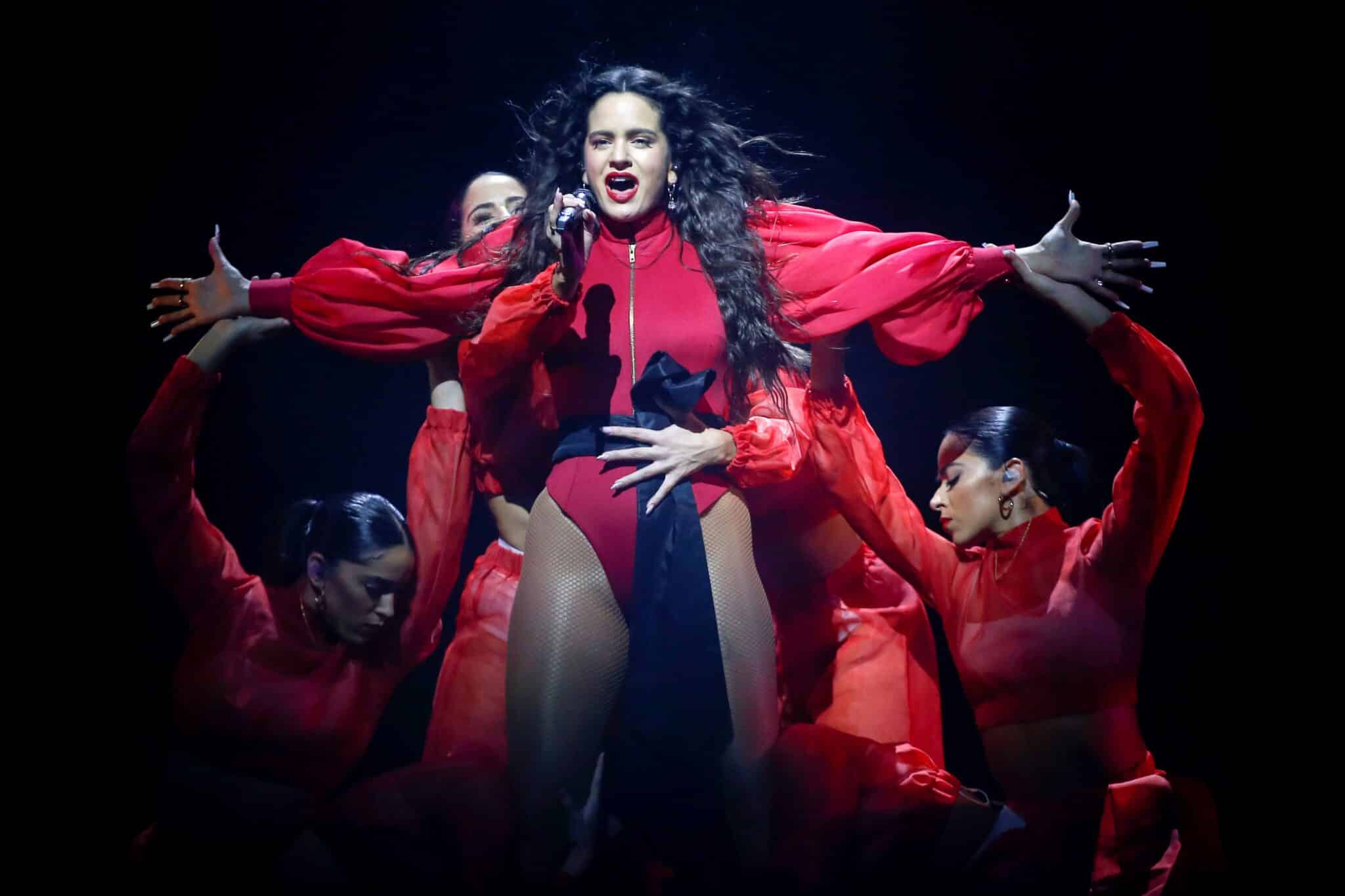 La cantante Rosalía durante de sus conciertos en el Palau Sant Jordi de Barcelona