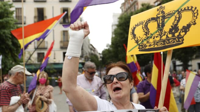 Concentración en Madrid en contra de la vuelta del rey emérito. Concentración en Madrid en contra de la vuelta del rey emérito.