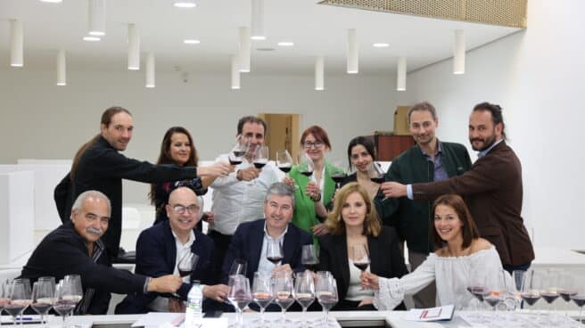 Los miembros del comité de cata de Ribera del Duero. Los miembros del comité de cata de Ribera del Duero.