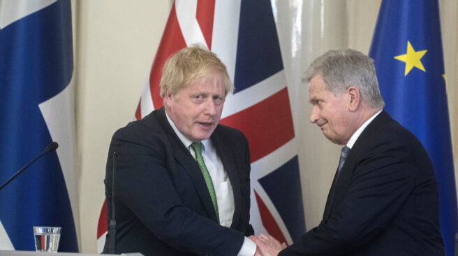 Boris Johnson con el presidente de Finlandia