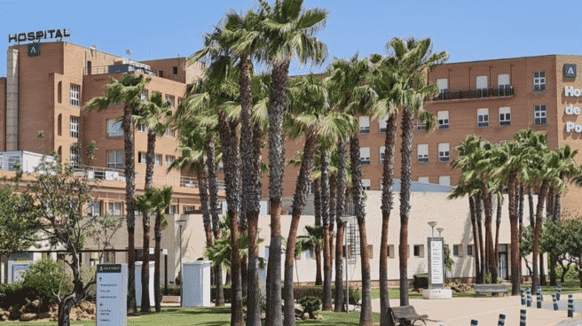 Fallece un hombre tras caer desde diez metros mientras instalaba un aire acondicionado Hospital de Poniente, en El Ejido (Almería).