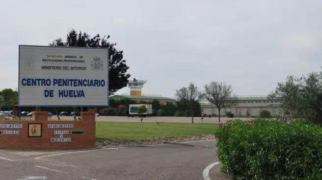 Herido grave un interno de la cárcel de Huelva tras provocar un incendio en su celda de aislamiento