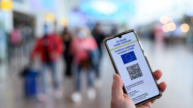 España dejará de exigir el certificado Covid a turistas de fuera de la UE "en cuestión de días"