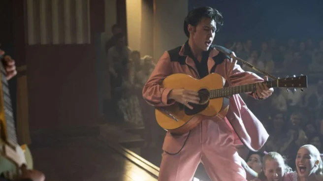 Austin Butler en 'ELVIS', el nuevo biopic de Warner Bros Pictures