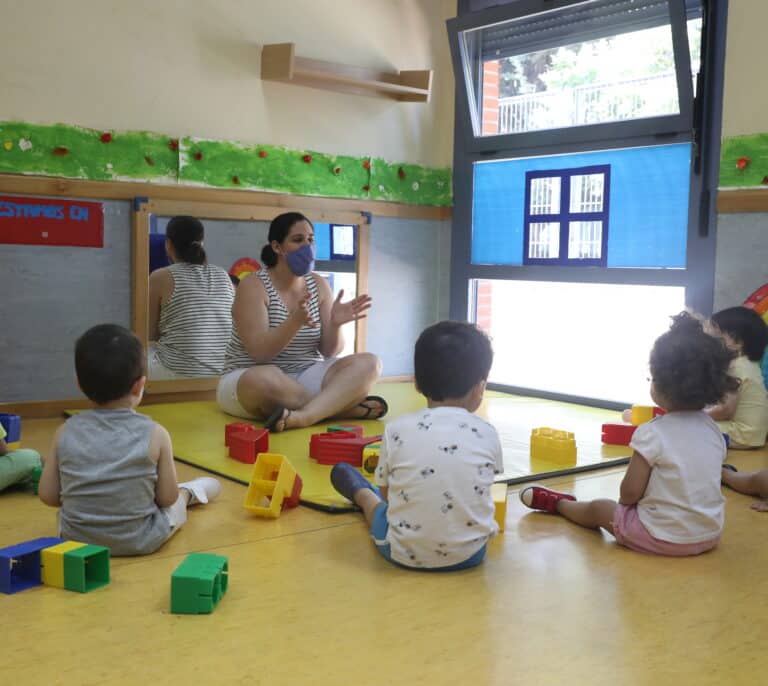 Cataluña educará en los diversos tipos de familia y el conocimiento del propio cuerpo a los niños de 0-6