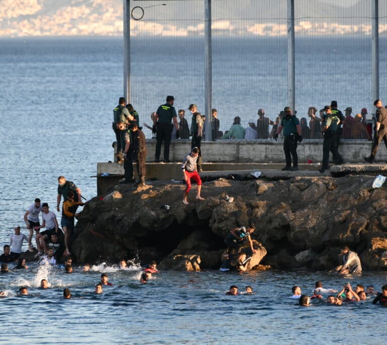 El primer acceso al móvil de Sánchez coincidió con la avalancha migratoria en Ceuta