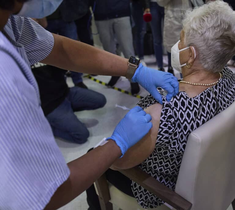Los pacientes inmunodeprimidos preocupados por la eliminación de medidas frente al covid