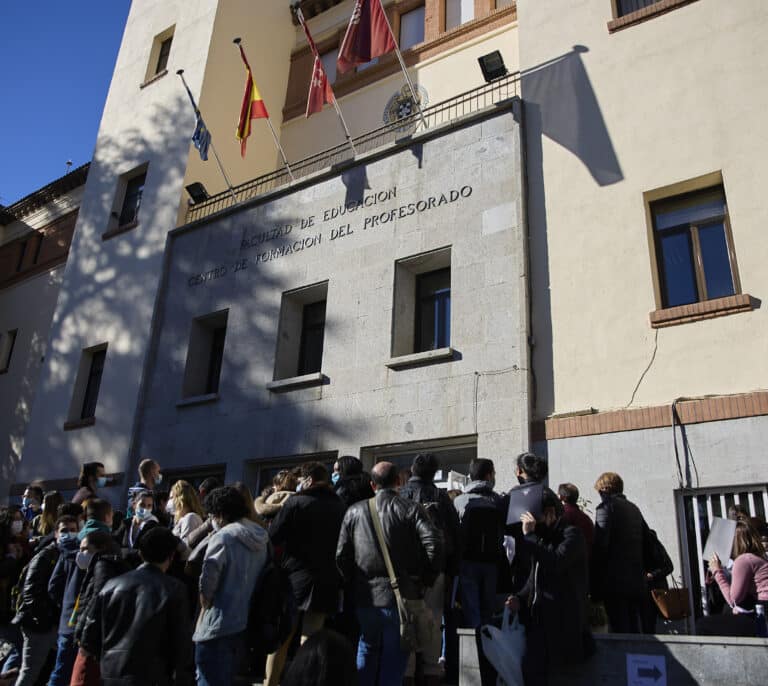Los médicos ven "un parche" la decisión de Sanidad para cubrir las plazas MIR desiertas