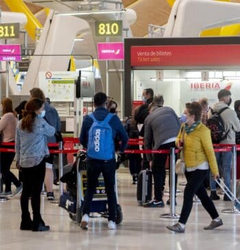 Aerolíneas, trenes y autobuses disparan su oferta de plazas ante la operación [...]