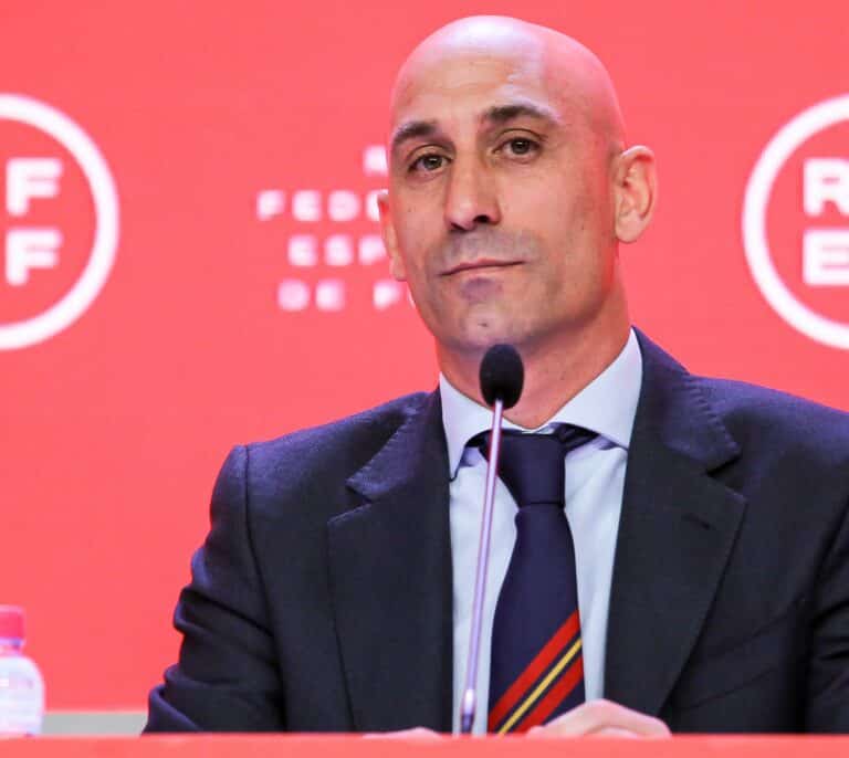 Nuevo frente para Rubiales: un juez lo imputa tras la denuncia de cinco clubes de la Primera RFEF