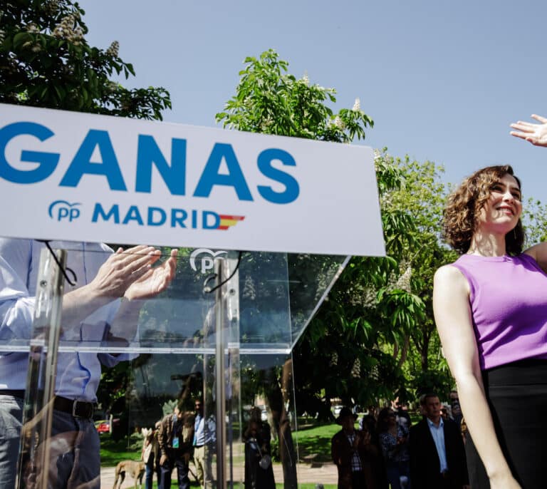 Ayuso repetiría su resultado el electoral del 4M un año después, según las encuestas