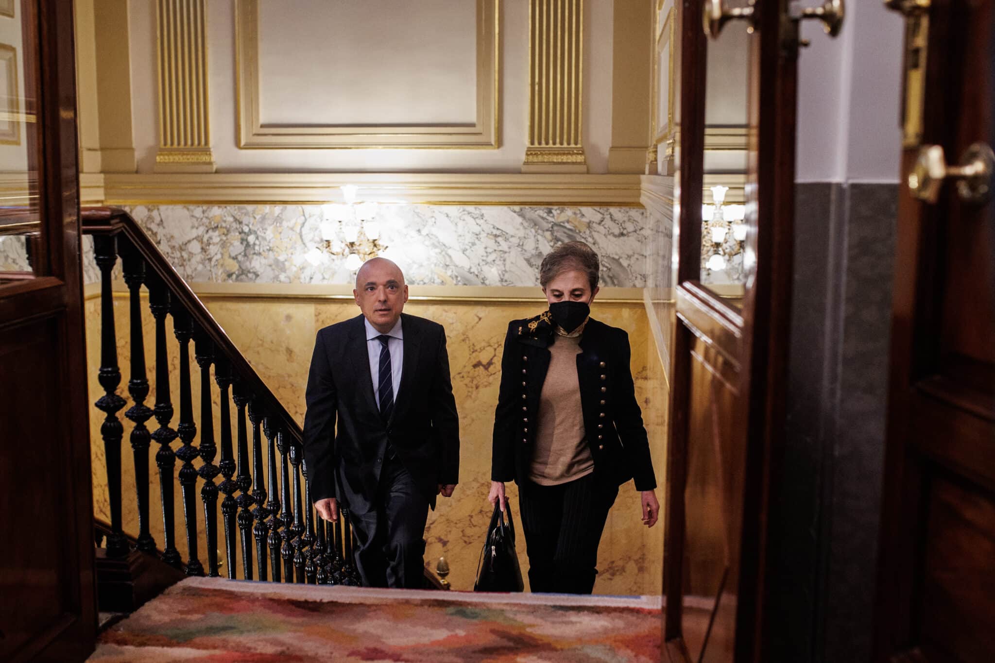 El secretario general del Grupo Socialista en el Congreso de los Diputados, Rafael Simancas, y la directora del Centro Nacional de Inteligencia (CNI), Paz Esteban