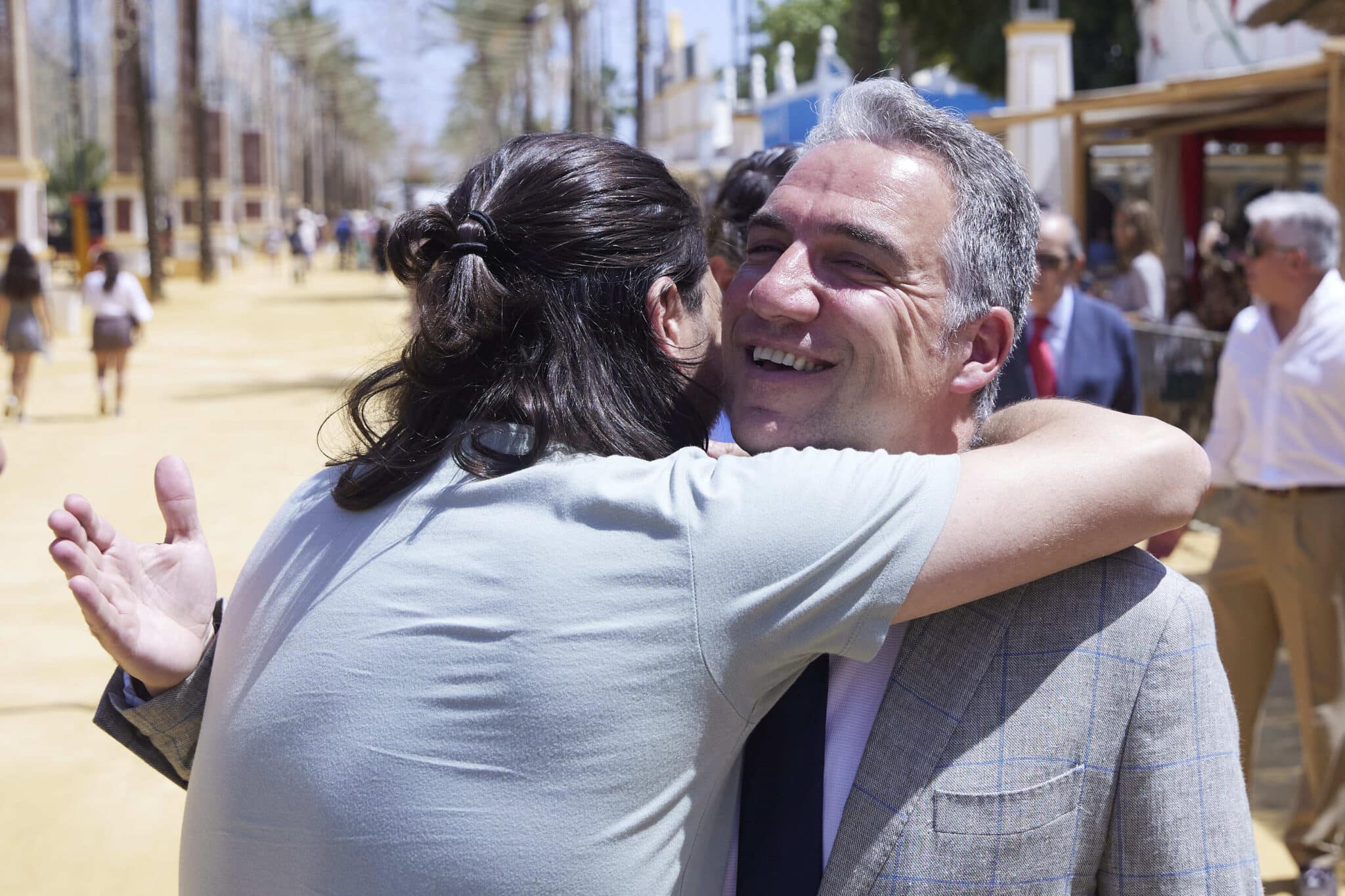 Elías Bendodo visita la Feria de Jerez de la Frontera.