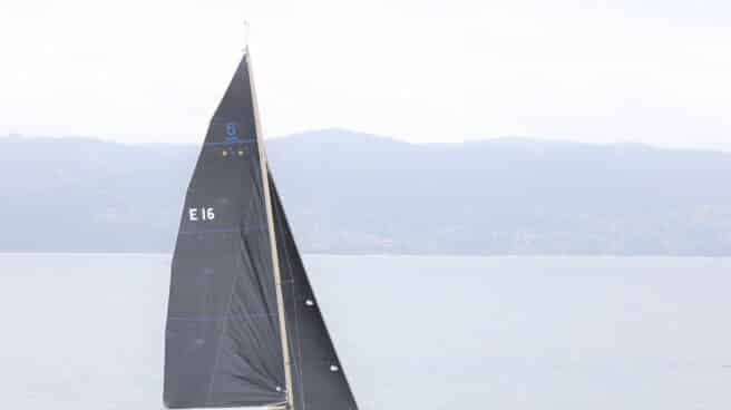 El Rey emérito Juan Carlos I clausura la 3ª regata en Sanxenxo