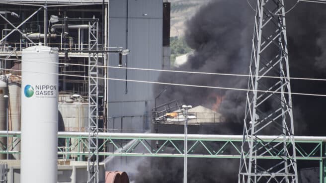Planta de biodiésel, que ha explotado en Calahorra Nube negra de humo generada por la explosión en una planta biodiesel de Calahorra, a 26 de mayo de 2022, en Calahorra, La Rioja (España).