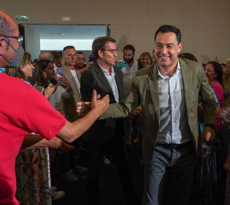 Moreno roza la mayoría absoluta en Andalucía pero sigue dependiendo de Vox