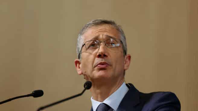 Banco de España pensiones inflación pacto rentas El gobernador del Banco de España, Pablo Hernández de Cos, en un evento.