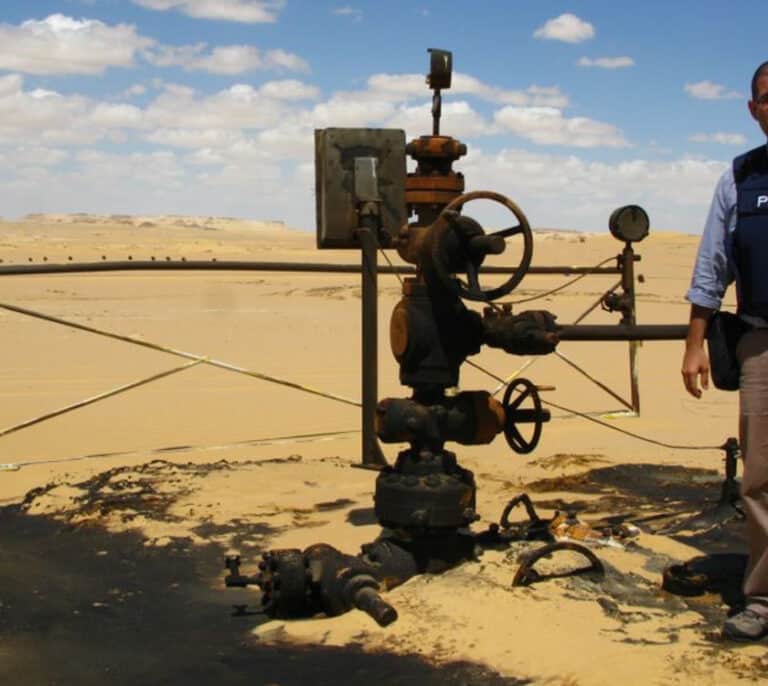 Javier Blas: “Nadie ha ayudado más a Putin que los comerciantes de materias primas”