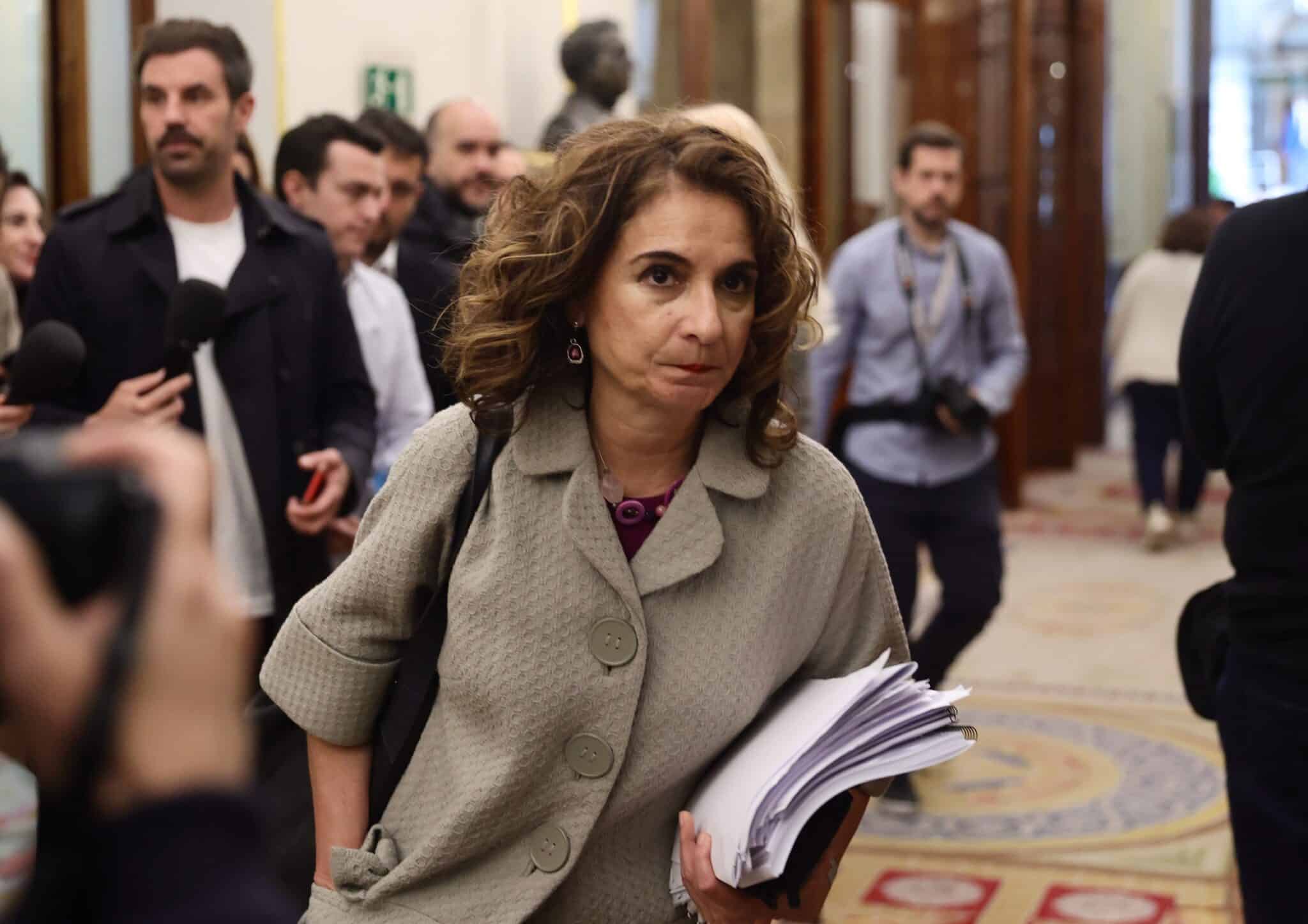 La ministra de Hacienda y Función Pública, María Jesús Montero, a su llegada a una sesión plenaria en el Congreso de los Diputados.