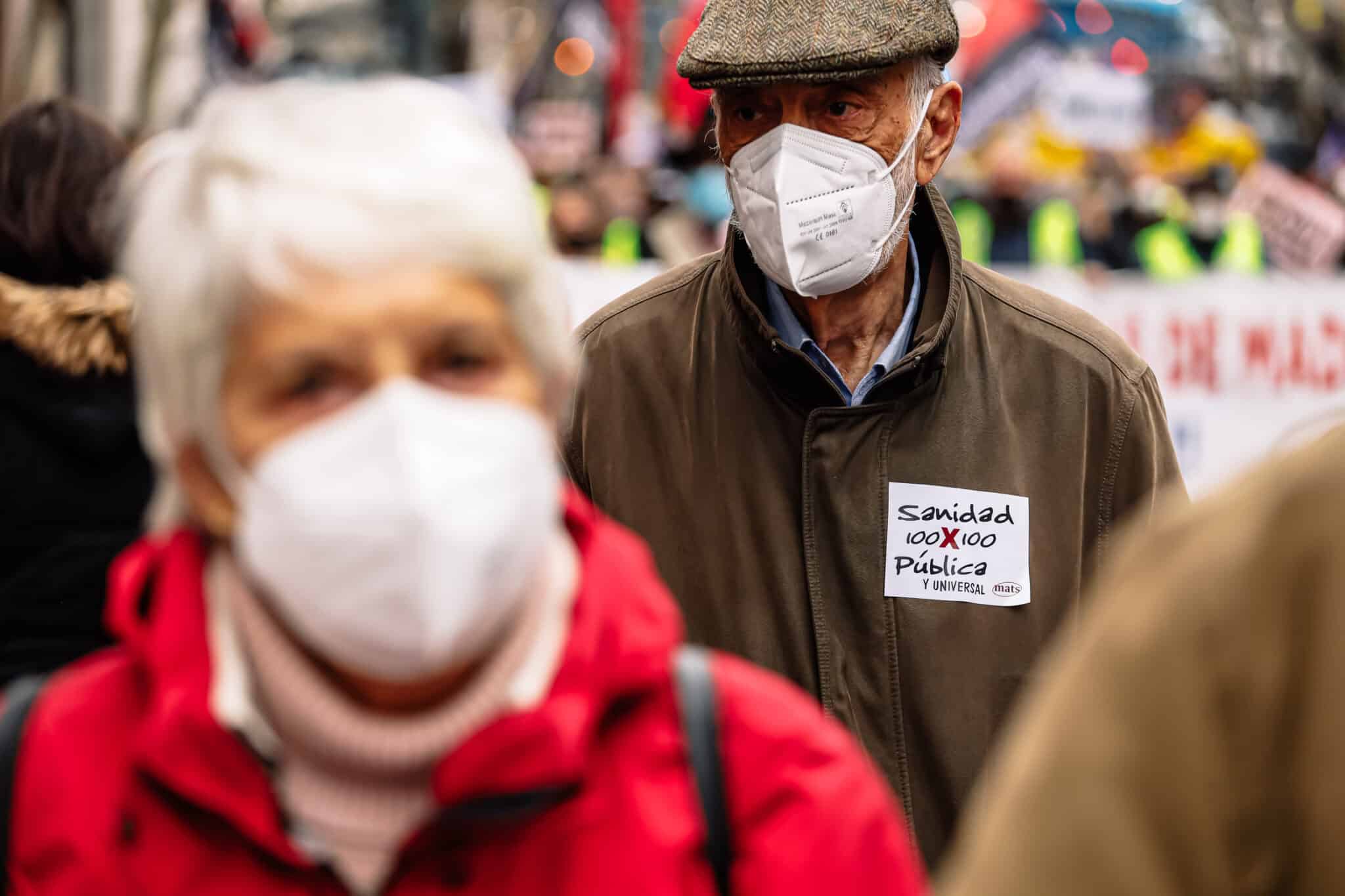 Varias personas mayores en una manifestación en Madrid.