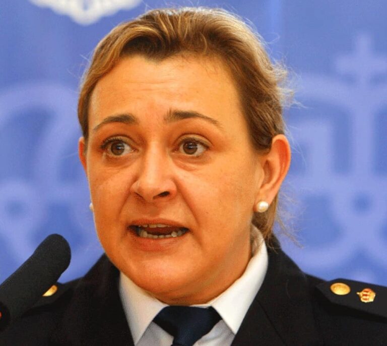 La Policía propone suspender 5 días a la comisaria que dijo que a alguna mujer le gustaría que la "violase un antidisturbios"