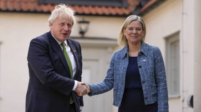Viraje histórico de los socialdemócratas suecos La primera ministra sueca, Magdalena Andersson, junto al premier británico, Boris Johnson