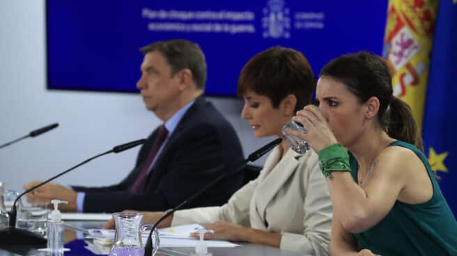Planas, Rodríguez y Montero, tras el Consejo de Ministros. Planas, Rodríguez y Montero, tras el Consejo de Ministros.