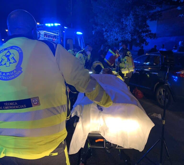 Herido muy grave al chocar su monopatín con un autobús de la EMT en Madrid