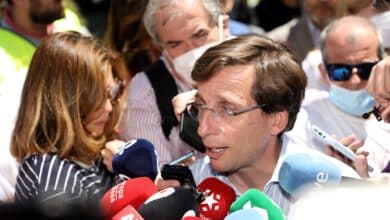 El juez descarta imputar al primo de Almeida y le cita como testigo, en contra de Podemos y Grupo Mixto