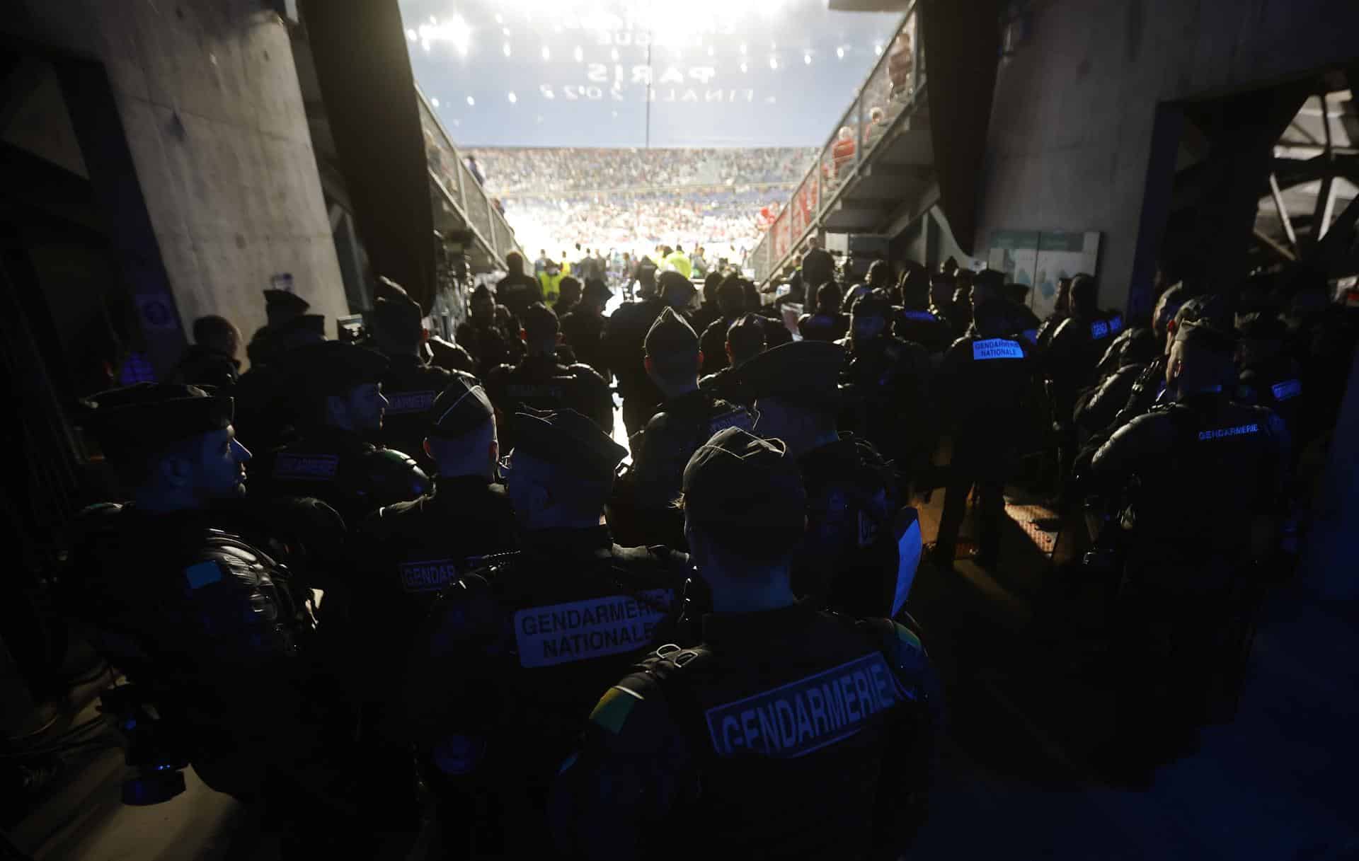 Antidisturbios en el estadio de Saint-Denis durante la final de la Champions League.